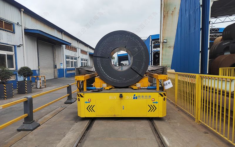 当世界奔向“无人”，轨道平车依旧在轨道上，扛起工业的基石