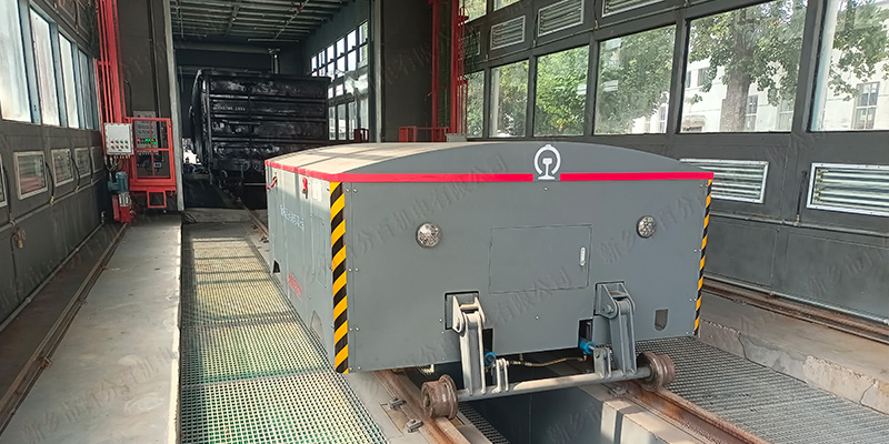 公铁两用牵引车3